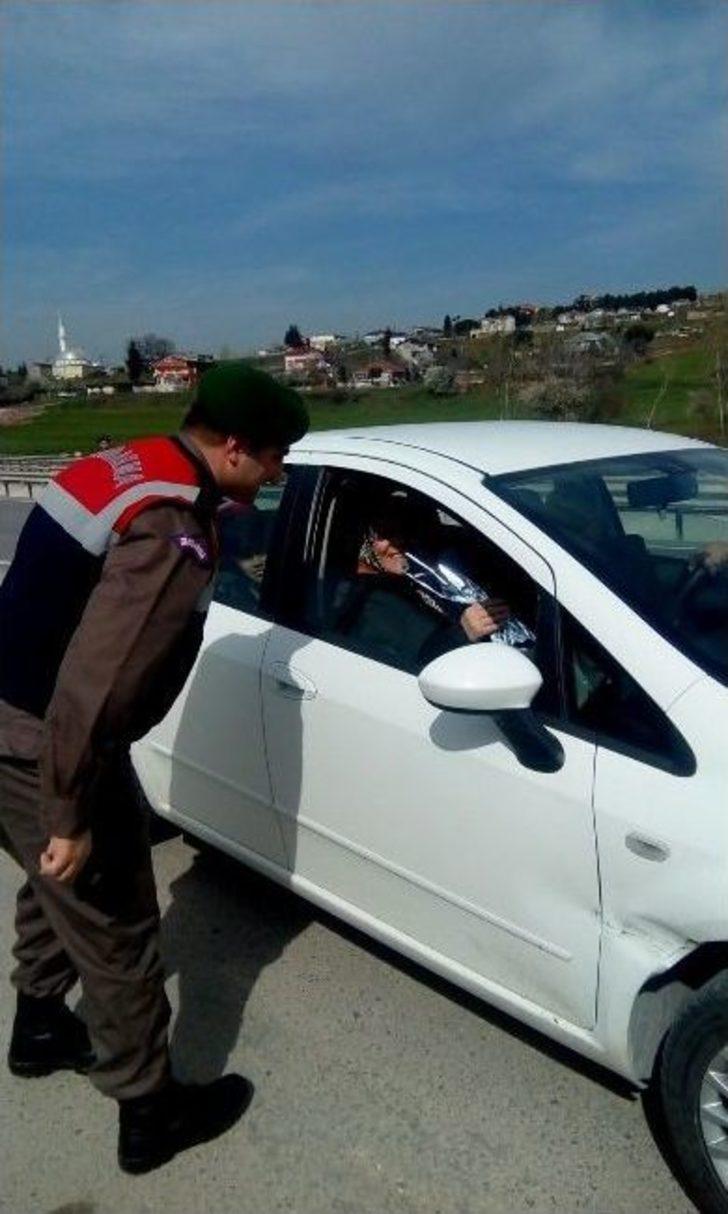 Kadın Sürücülere Karanfilli Jest G4