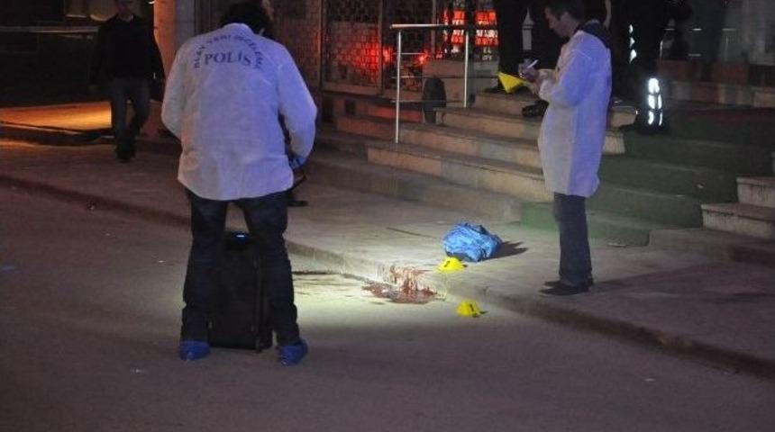 Husumetlilerine Kurşun Yağdırdı: 2 &Ouml;l&uuml;