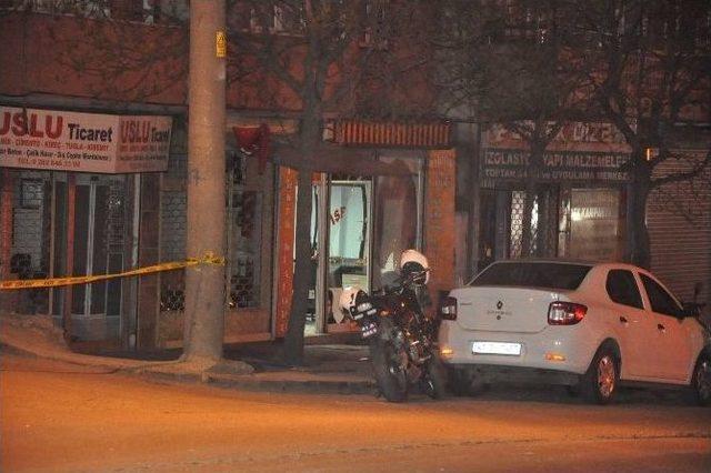 Husumetlilerine Kurşun Yağdırdı: 2 &Ouml;l&uuml; 2