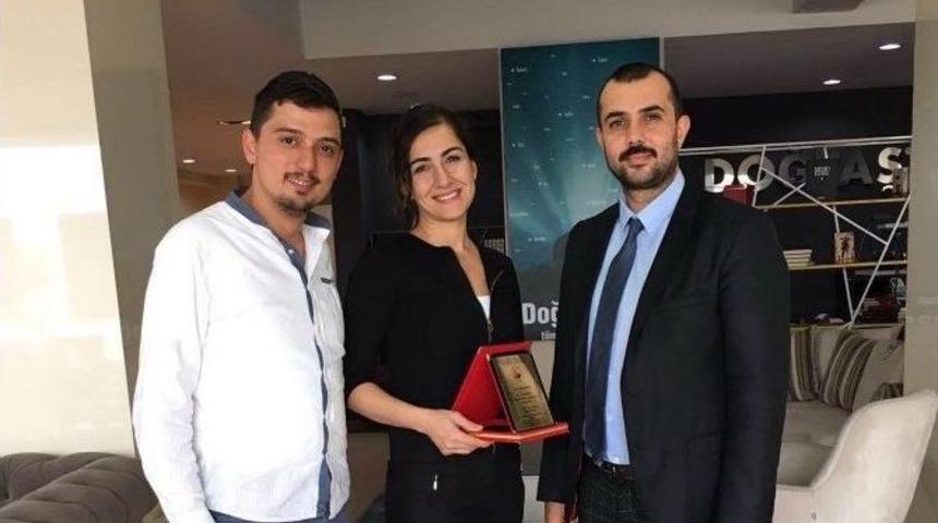 Uşak&rsquo;ta Gen&ccedil; Girişimcilerden 8 Mart S&uuml;rprizi