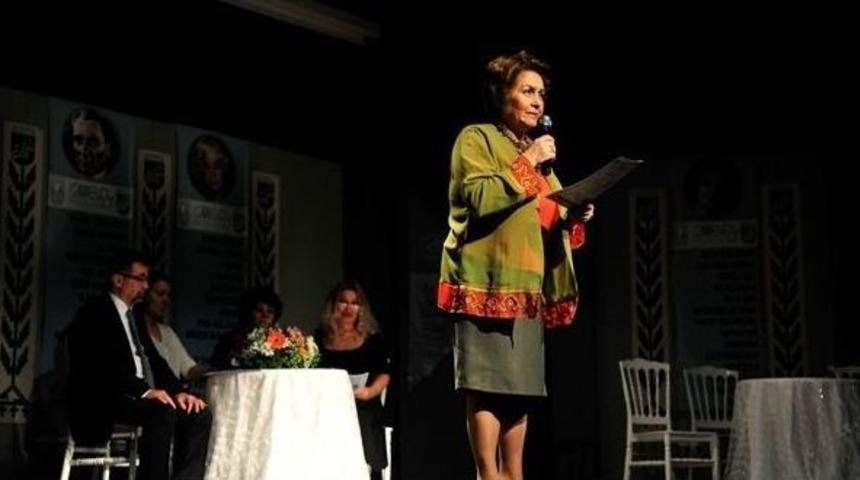 Kadın Yılı Etkinlikleri Kapsamında Şiir Dinletisi D&uuml;zenlendi