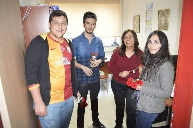 Niğde Üniversitesi Uluslararası İlişkiler Kulübü Kadınları Unutmadı