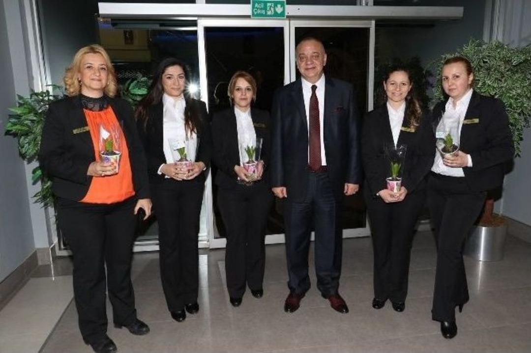 Başkandan Mecliste Kadınlara Jest