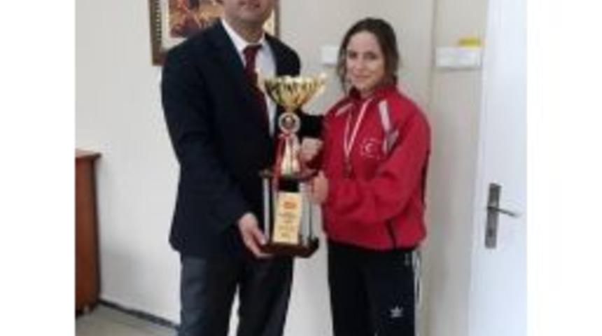 Mudanya Metem Lisesi Şampiyonunu Ağırladı