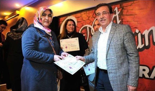 Pursaklar’da “kadınlar Günü” Programına Yoğun İlgi