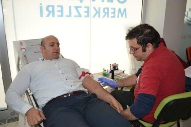 Sakarya Gen&ccedil;lik Merkezinden Kızılay&rsquo;a Kan Desteği 2