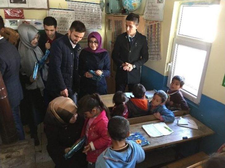 İstanbul’dan Muradiye’deki Öğrencilere Yardım G5