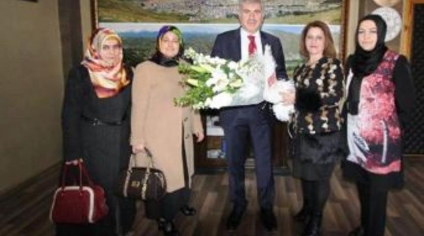 Memur-sen Konfederasyonu Bayan İl Temsilcilerden Belediye Başkanı Memiş&rsquo;e Ziyaret