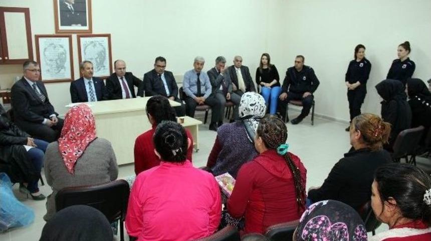 Başkan Akkaya Kadın Mahkumları Ve &Ccedil;apa Yapan Kadınları Unutmadı