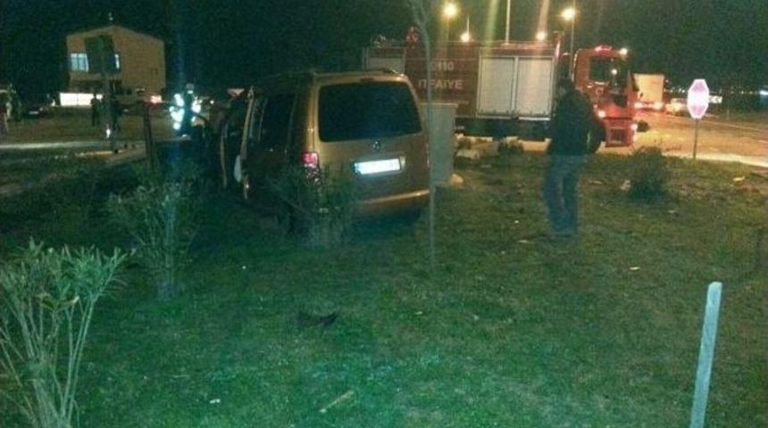 &Uuml;nye&rsquo;de Trafik Kazası: 4 Yaralı