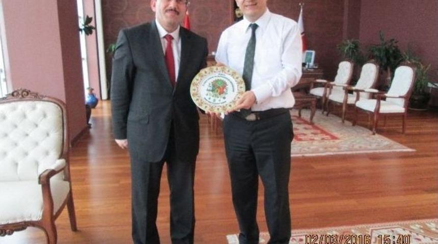 İl M&uuml;d&uuml;r&uuml; Yıldız&rsquo;dan Rekt&ouml;r Taş&rsquo;a &ldquo;hayırlı Olsun&rdquo; Ziyareti