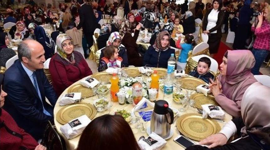 Başkan Okay: &ldquo;kadın Toplumun Temel Taşıdır&rdquo;
