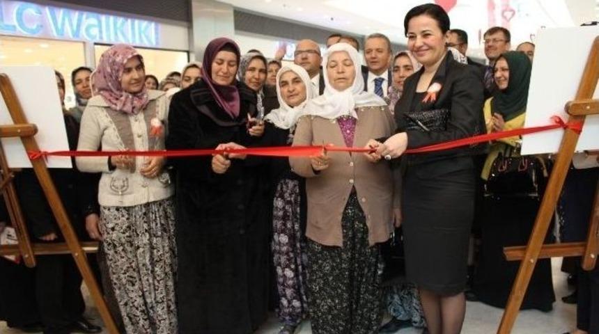 Kadın G&ouml;z&uuml;yle &Ccedil;ekilen Fotoğraflar Park Afyon Avm&rsquo;de Sergileniyor