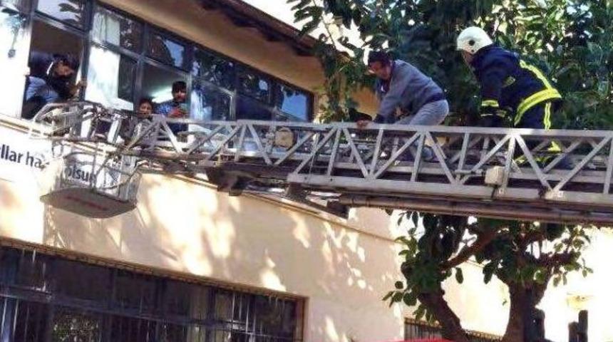 Kaş&rsquo;ta &Ouml;ğrencilere Yangın S&ouml;nd&uuml;rme Eğitimi