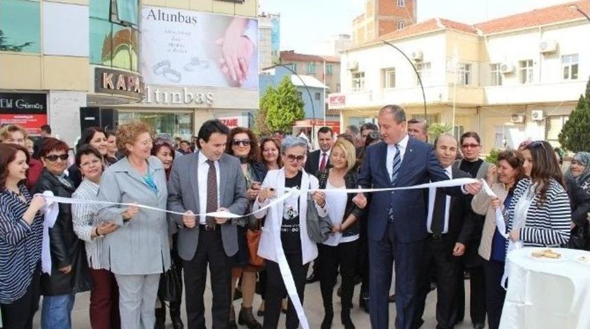 Biga&rsquo;da Kadına Konulu Fotoğraf Sergisi