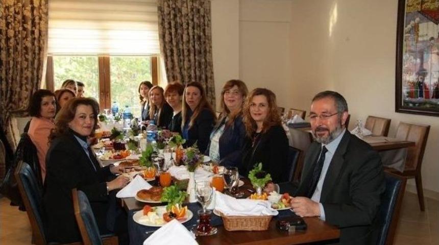 Kadın Personele Kahvaltı