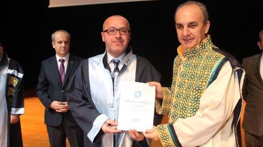Niğde &Uuml;niversitesinde C&uuml;bbe Giyme T&ouml;reni Yapıldı