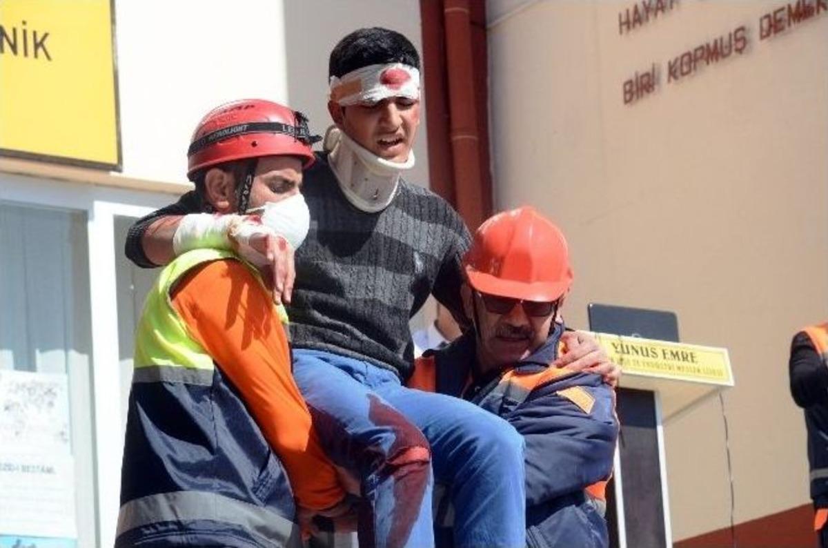 Deprem Tatbikatı Ger&ccedil;eğini Aratmadı
