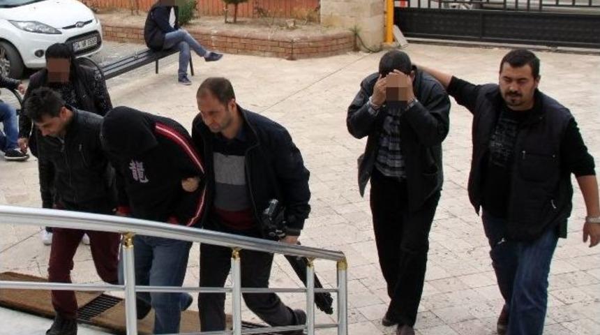 Didim&rsquo;deki M&uuml;lteci Faciasında Adliyeye Sevk Edilen 5 Ş&uuml;pheliden 4&rsquo;&uuml; Tutuklandı