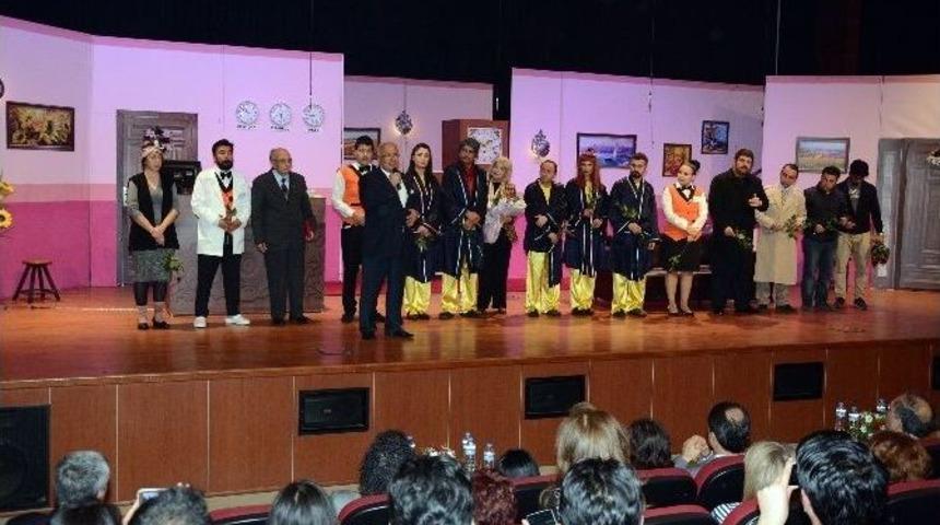 T&uuml;rk D&uuml;nyası Tiyatro G&uuml;nleri Devam Ediyor