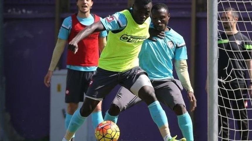 Osmanlıspor, Hazırlıklarını S&uuml;rd&uuml;rd&uuml;