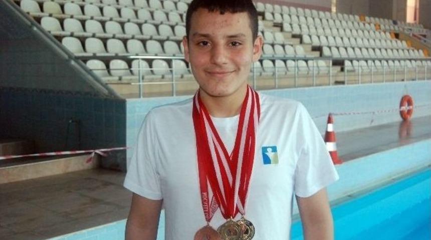 Y&uuml;zmeye 6 Yaşında Başlayan Gen&ccedil; Sporcu İlgisizlikten Şikayet&ccedil;i