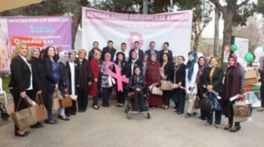 Akhisar&rsquo;da 820 Kadın Kanser Taramasından Ge&ccedil;ti