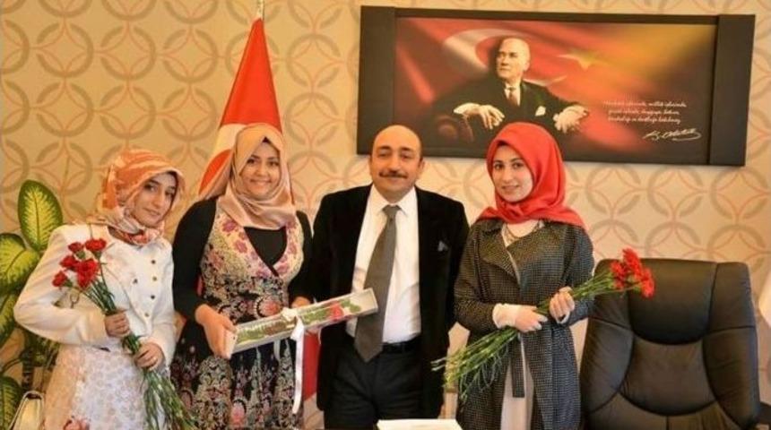 Akil Gen&ccedil;ler Şanlıurfa Heyeti Kadınlar G&uuml;n&uuml;n&uuml; Coşkuyla Kutladı