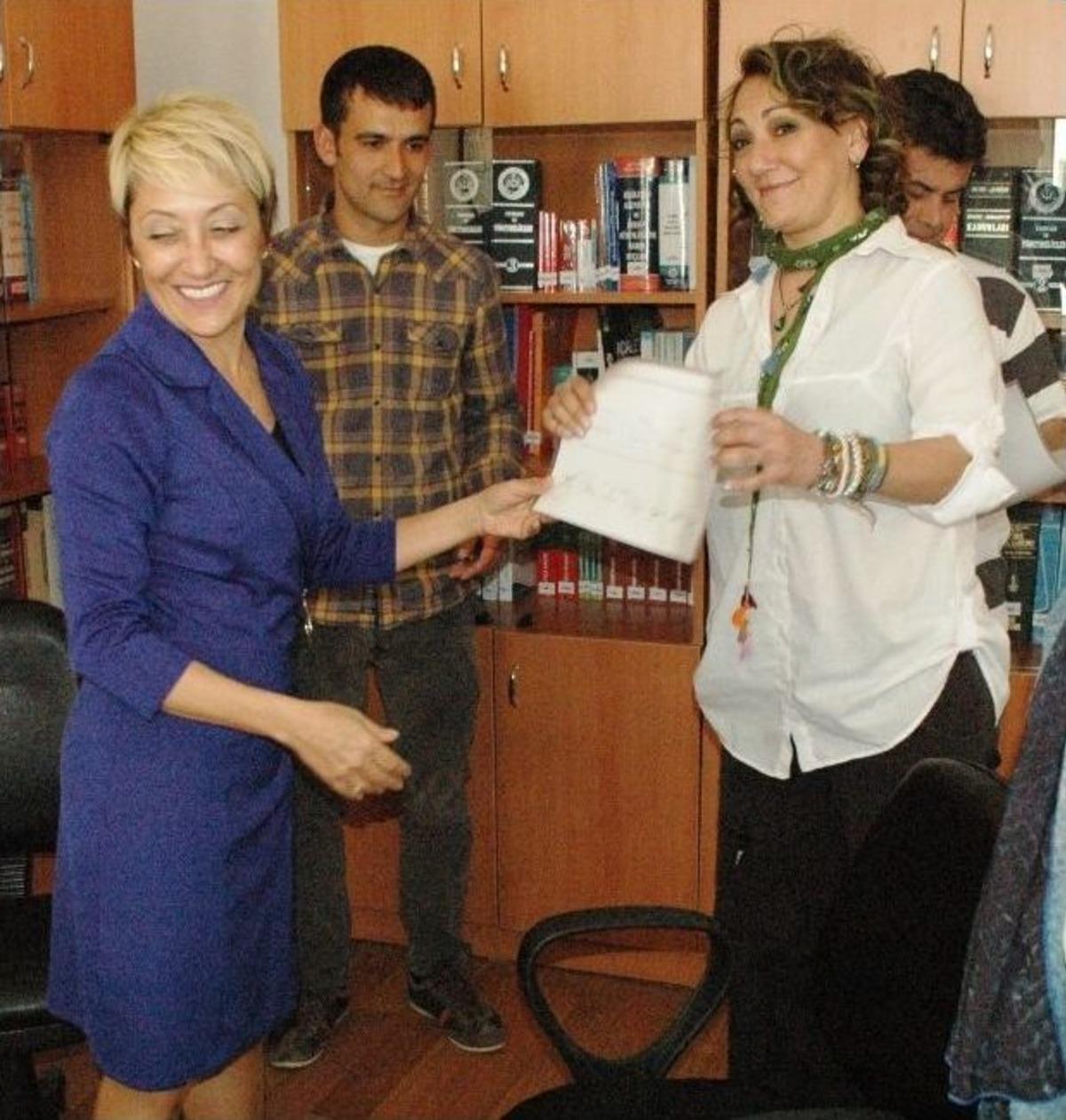 &Ouml;zlem Tekin Mazbatasını Aldı