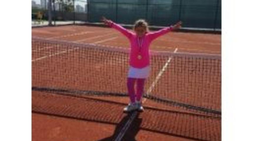 Seyhan Belediyespor&rsquo;un Minik Tenis&ccedil;isi Şampiyon Oldu