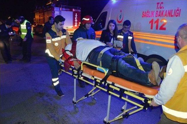 Virajı Alamayan Otomobil Takla Attı: 2 Yaralı 1