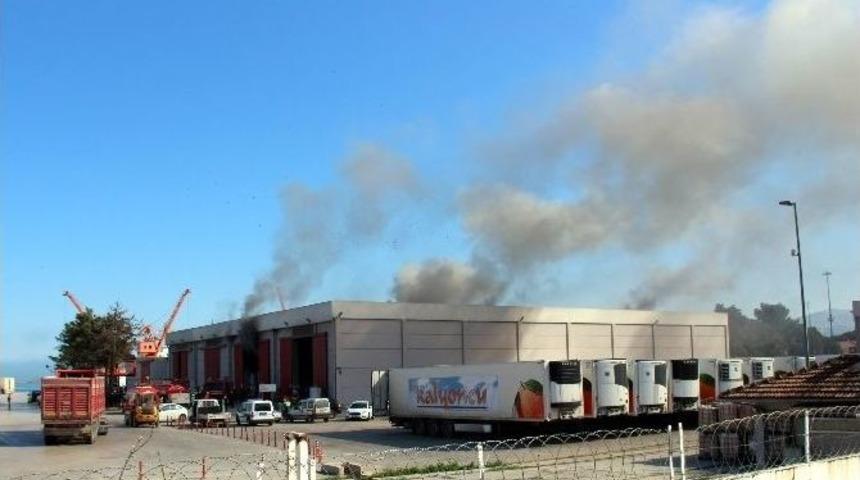 İtfaiyenin Karşısında Limanda Yangın