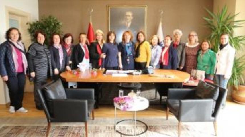 D&uuml;nya Emek&ccedil;i Kadınlar G&uuml;n&uuml;&rsquo;nde Kadın Başkan Vekiline Ziyaret