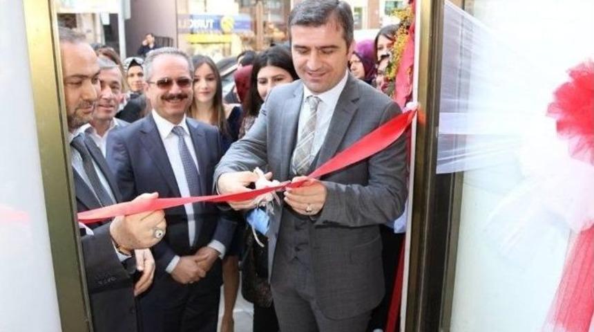 Belediye Başkanı C&uuml;neyt Yemenici İş Yeri A&ccedil;ılışına Katıldı