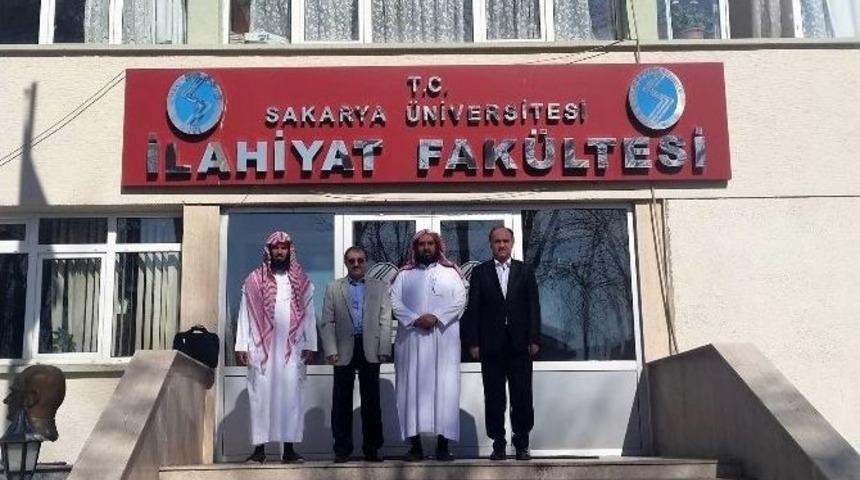 Suudlu Akademisyenler Sa&uuml;&rsquo;de Seminer Verdi