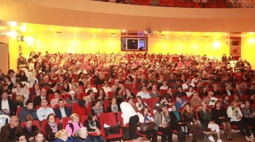 Kırklareli&rsquo;nde Kadınlar G&uuml;n&uuml;&rsquo;ne &Ouml;zel Tiyatro