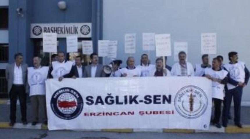 Sağlık &Ccedil;alışanları Protesto G&ouml;sterisi Yaptı