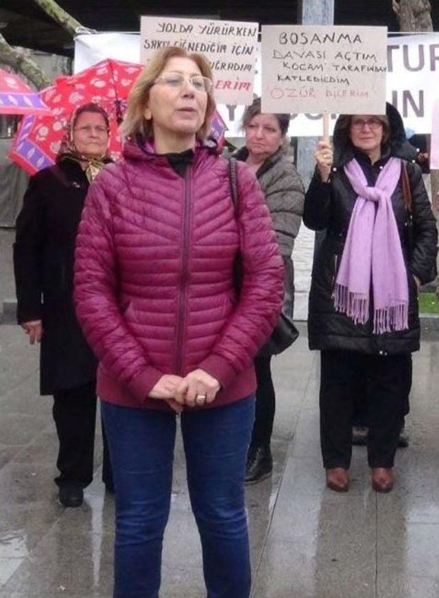 &Ccedil;anakkale&rsquo;de Kadın Cinayetleri Ve Tecav&uuml;zlerine Tepki Eylemi 1