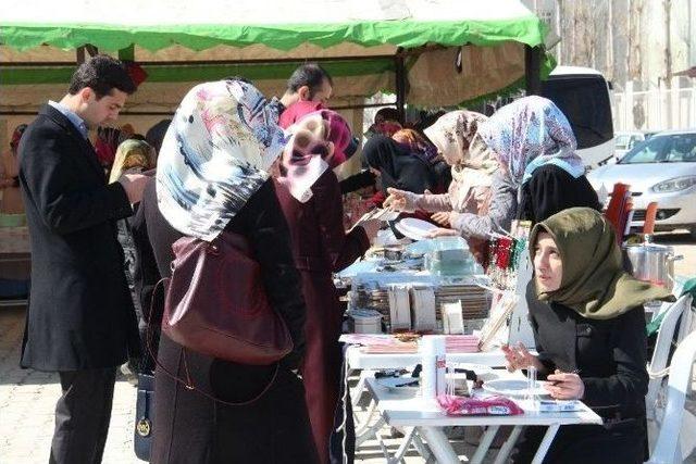 Suriyeli Çocuklar Yararına Kermes