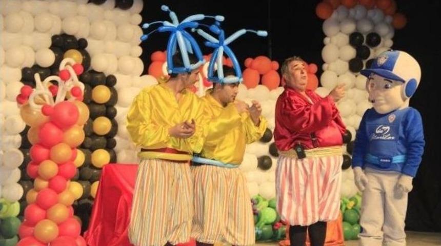 Balon Katlama Şampiyonu Mercan Hakkari&rsquo;de