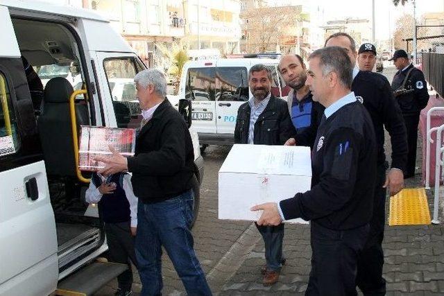 Polis Ve Polis Eşlerinden Sur’da Görev Yapan Polislere Gıda Yardımı