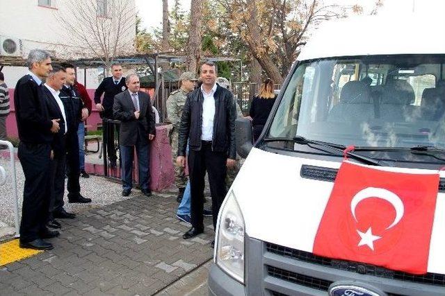 Polis Ve Polis Eşlerinden Sur’da Görev Yapan Polislere Gıda Yardımı