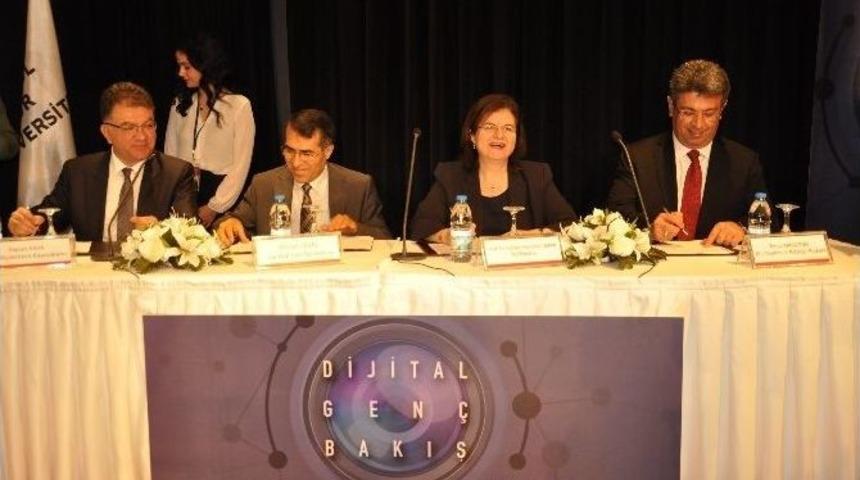 Liselere Dijital Eğitim Dokunuşu Yapılıyor