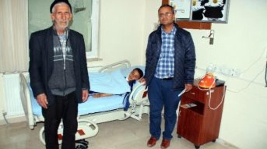 Bisikletiyle İş Yerinin Camına &Ccedil;arpan K&uuml;&ccedil;&uuml;k &Ccedil;ocuk &Ouml;l&uuml;mden D&ouml;nd&uuml;