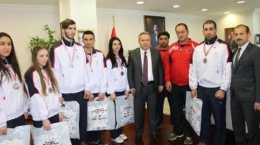 Vali Fidan, Şampiyonları Ağırladı