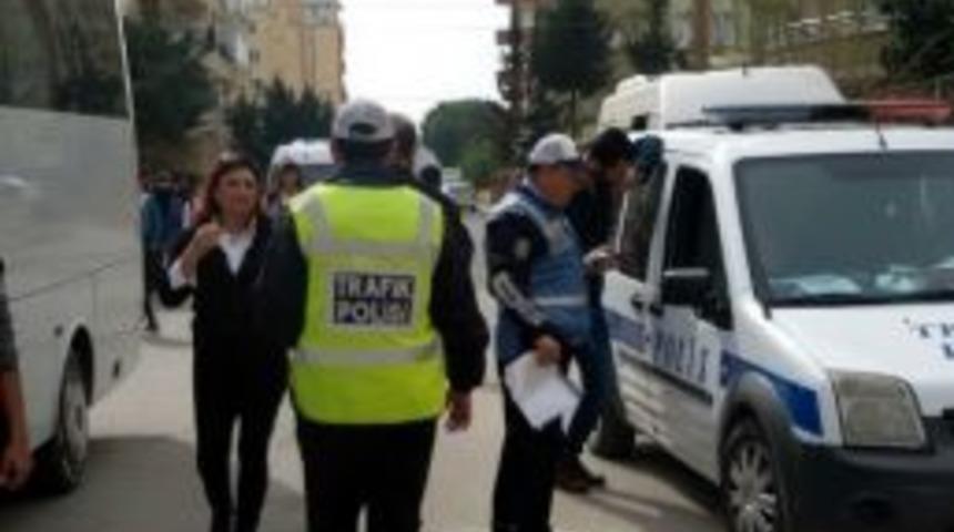 Zabıta Ve Trafik Polisinden &Ouml;ğrenci Servislerine Denetim