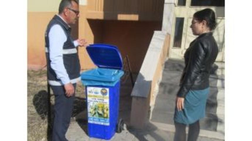 Edremit&rsquo;te Sokak Hayvanları İ&ccedil;in Yemek Toplama Projesi