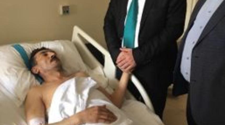 Ak Parti Y&ouml;netimi Kazada Yaralanan Belediye Başkanı Atak&rsquo;ı Ziyaret Etti