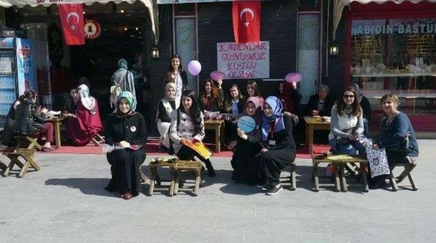 Erzincan&rsquo;da Kadınlar &Ccedil;ay Ocağını Kapattı