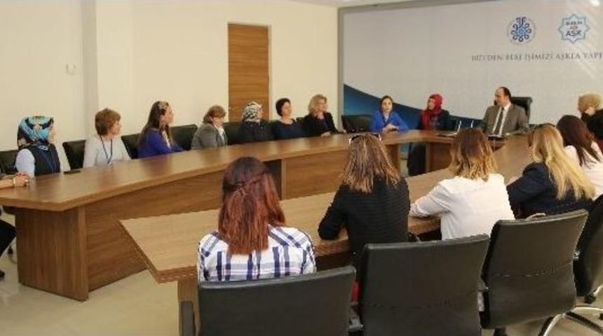 Farklı &Uuml;lke Kadınlarından Sel&ccedil;uklu Belediyesi&rsquo;ne Ziyaret